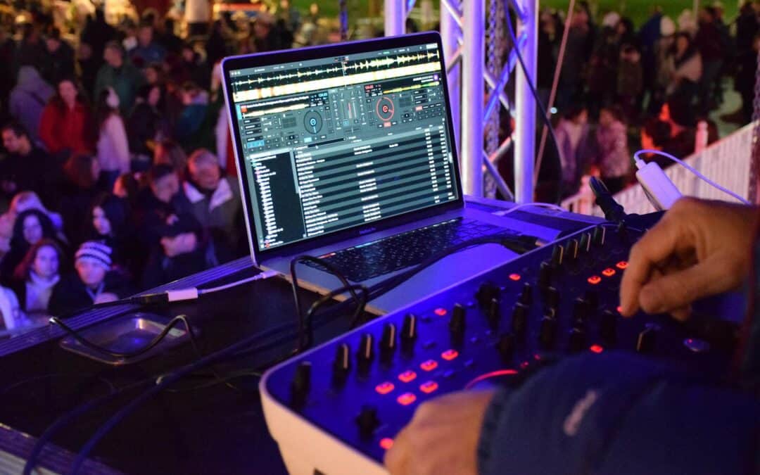 How to Choose the Best Wedding DJ